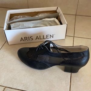 Women’s dance shoes - 2” heel